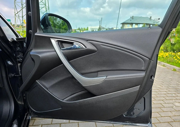 Opel Astra cena 29900 przebieg: 151000, rok produkcji 2014 z Płock małe 497